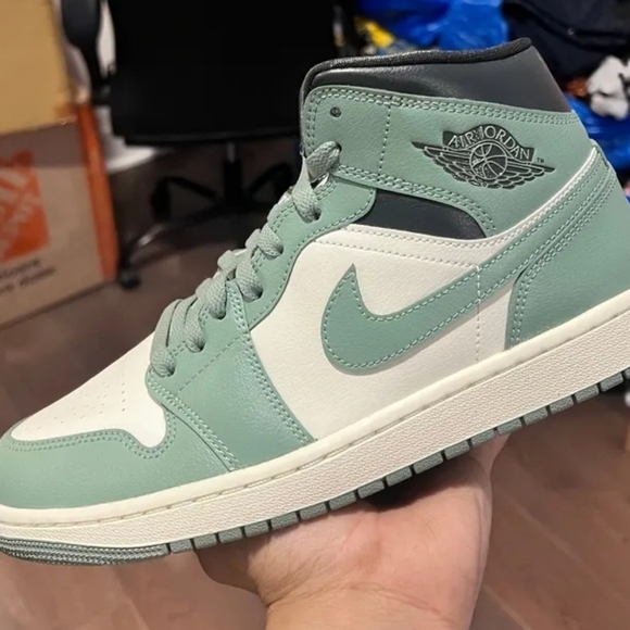 *** 12 PAIRS JORDAN 1S *** - Picture 9 of 12